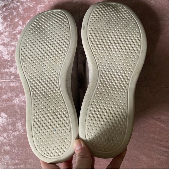 Neutral Tan Bob’s from Skechers Loafers with memory foam size 8, EUC - Picture 4 of 7